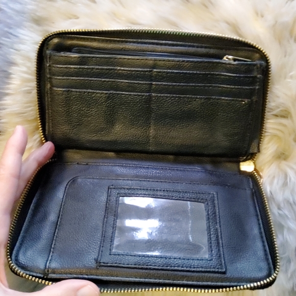 Betsey Johnson Black Quilted Wallet with Gold Heart Accents - Picture 4 of 10